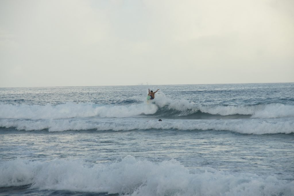 奄美大島　サーフィン　手広海岸