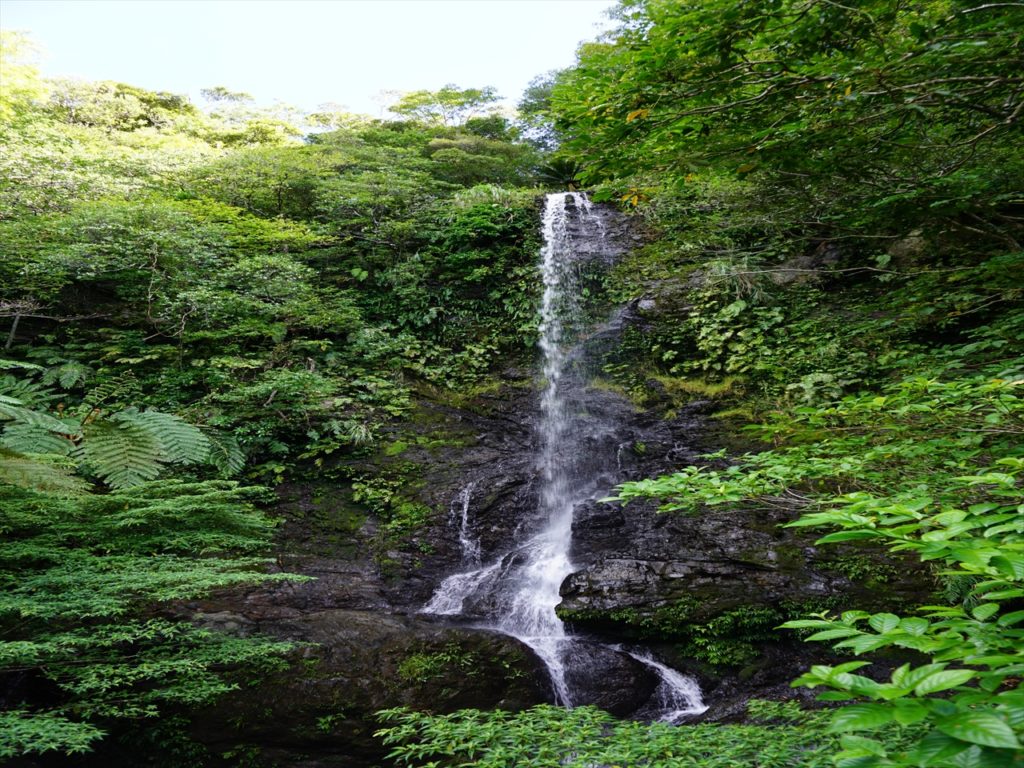 嘉入の滝-加計呂麻島-