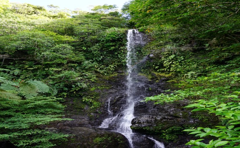 奄美大島の嘉入の滝