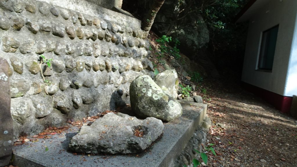 実久三次郎神社-奄美大島-