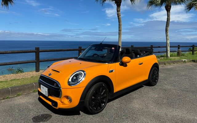 【奄美大島・レンタカー】miniコンバーチブル ・ボルカニックオレンジ◆1500ccクラス《最大4名乗り・右ハンドル》カーナビ標準装備・送迎付き（No.r9）