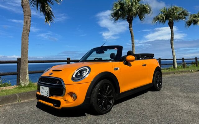 【奄美大島・レンタカー】miniコンバーチブル ・ボルカニックオレンジ◆1500ccクラス《最大4名乗り・右ハンドル》カーナビ標準装備・送迎付き（No.r9）