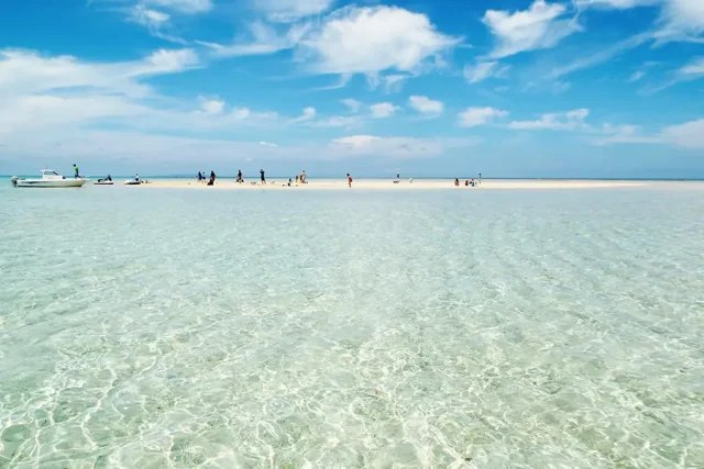 Tuk-Tuk Rentals, Yoron Island
