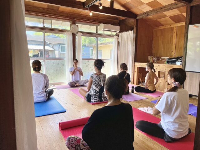 奄美大島　古民家　ヨガ