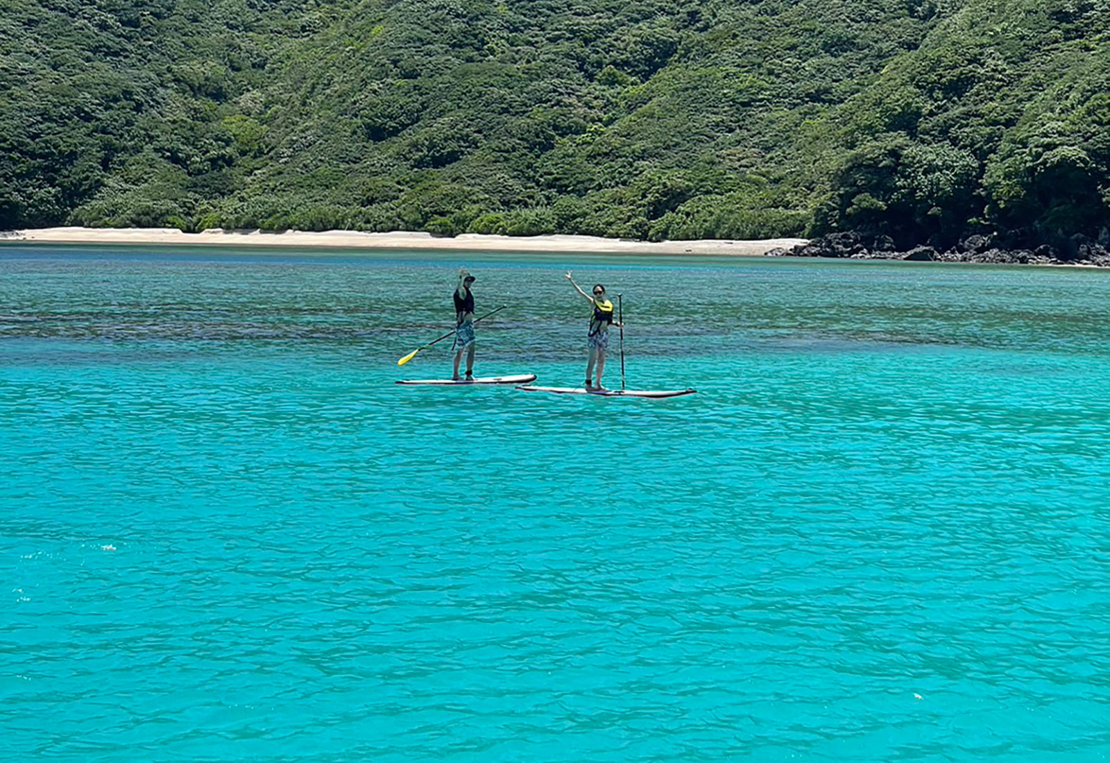 【奄美大島/約2.5時間】家族・友達・カップルで楽しむ☆SUPで海上散歩 !波の上を漕ぐ非日常を味わおう♪《5歳から参加OK・写真データ付き》(No.191)
