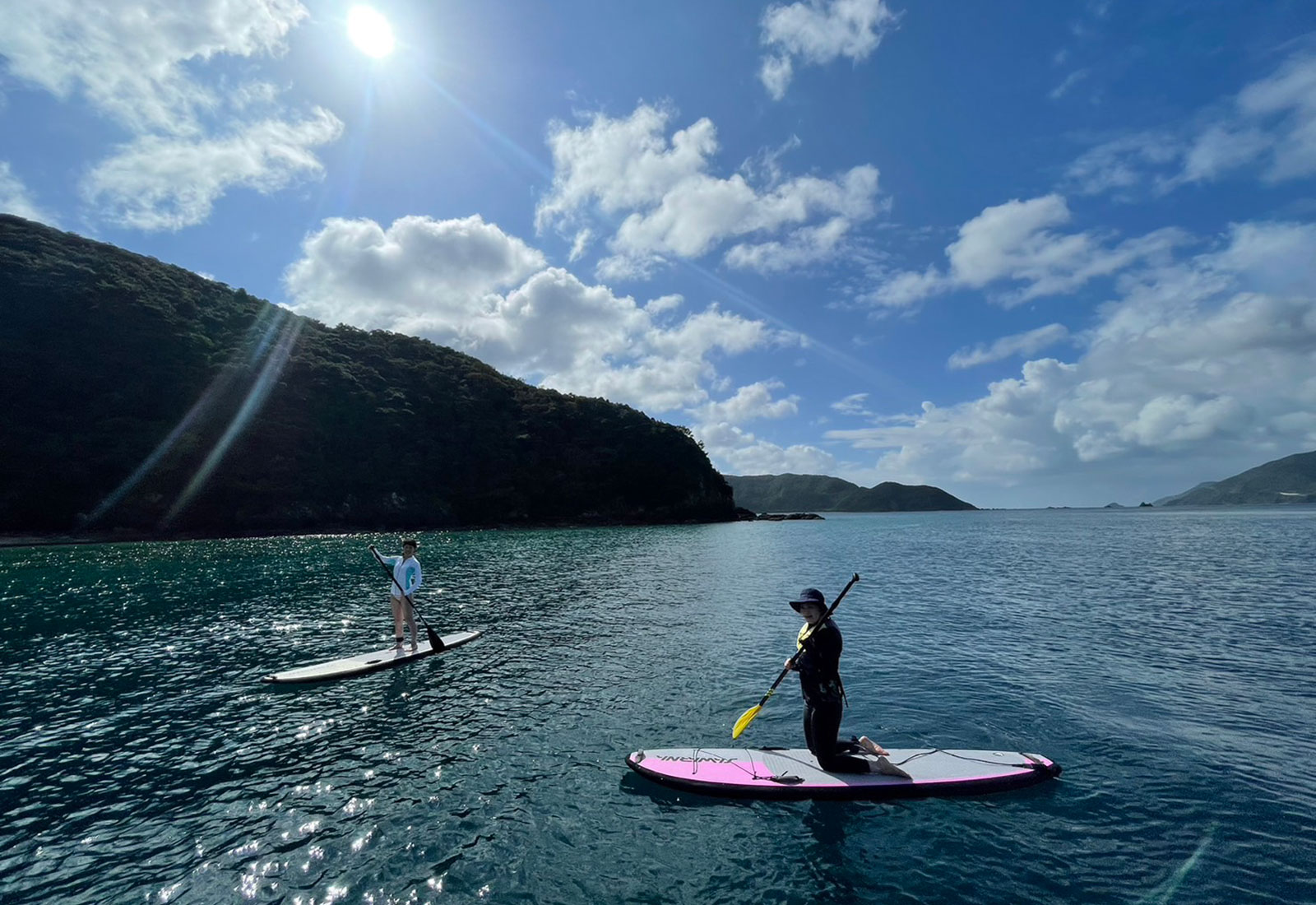 【奄美大島/約2.5時間】家族・友達・カップルで楽しむ☆SUPで海上散歩 !波の上を漕ぐ非日常を味わおう♪《5歳から参加OK・写真データ付き》(No.191)