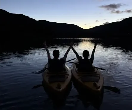 【奄美大島/夕方】1組限定貸切ツアー☆夕陽に照らされたマングローブを進むサンセットカヌー体験☆《0歳からOK・写真付き》（No.214）