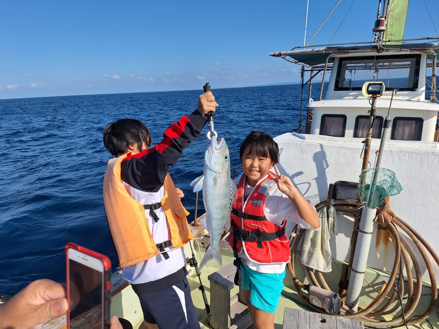 【奄美北部/船釣り/約2.5時間】初心者大歓迎！手ぶらで参加可能☆体験フィッシングツアー＜空港まで車で3分・3日前までキャンセル無料＞【居酒屋紹介可能】（No.98）