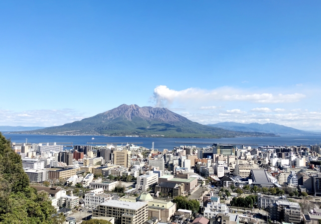 鹿児島県の都市と活火山の絶景