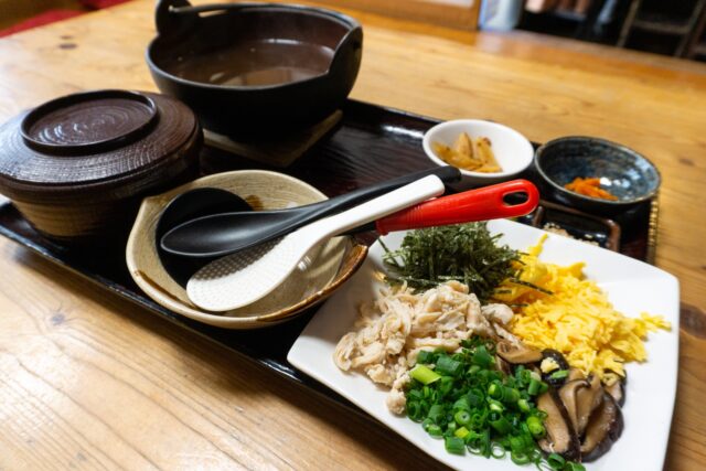 奄美大島名物・鶏飯ランチセットの一例